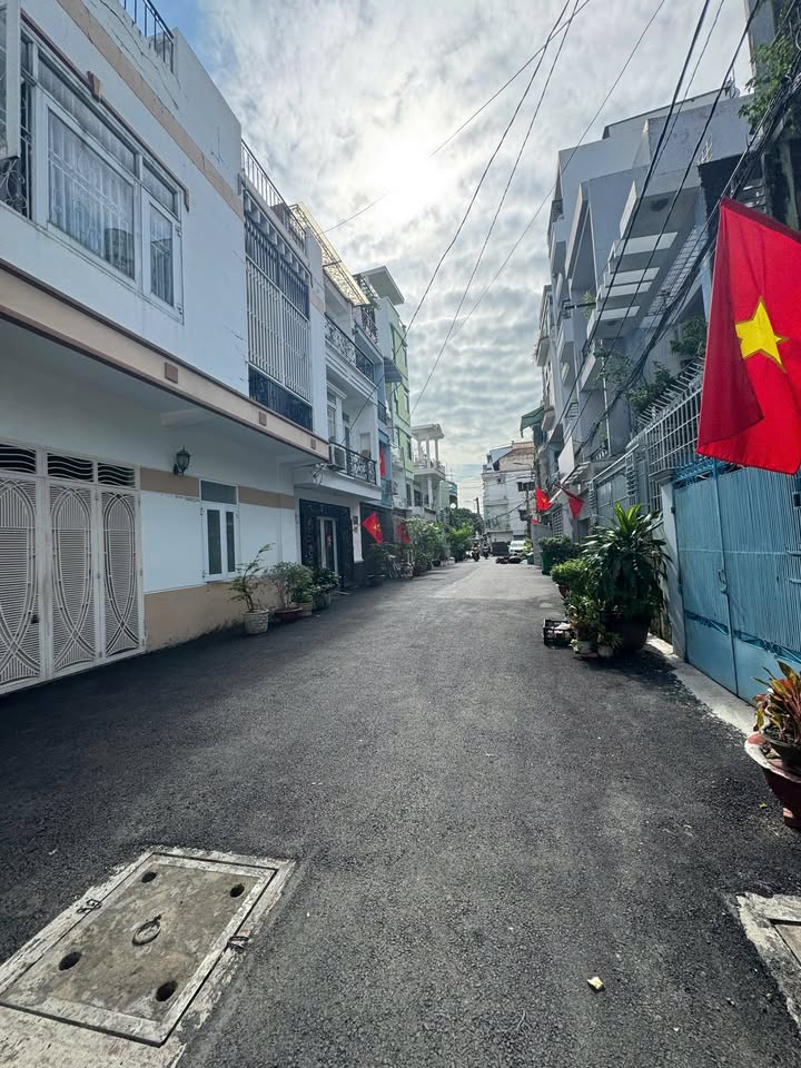 Nhà hẻm xe hơi Bùi Đình Túy, Bình Thạnh 48m² giá 6.4 tỷ - Tiện ích xung quanh đẳng cấp!