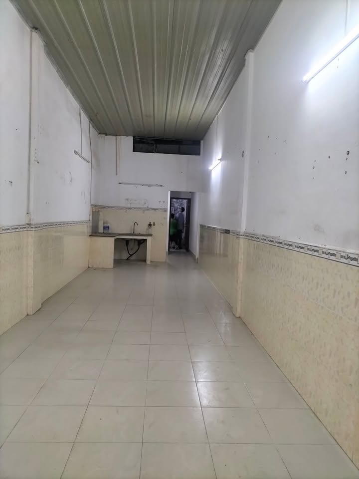 Nhà nguyên căn cho thuê tại đường Nguyễn Bá Tòng, Tân Bình - Diện tích 63m² giá 7 triệu/tháng, thương lượng!