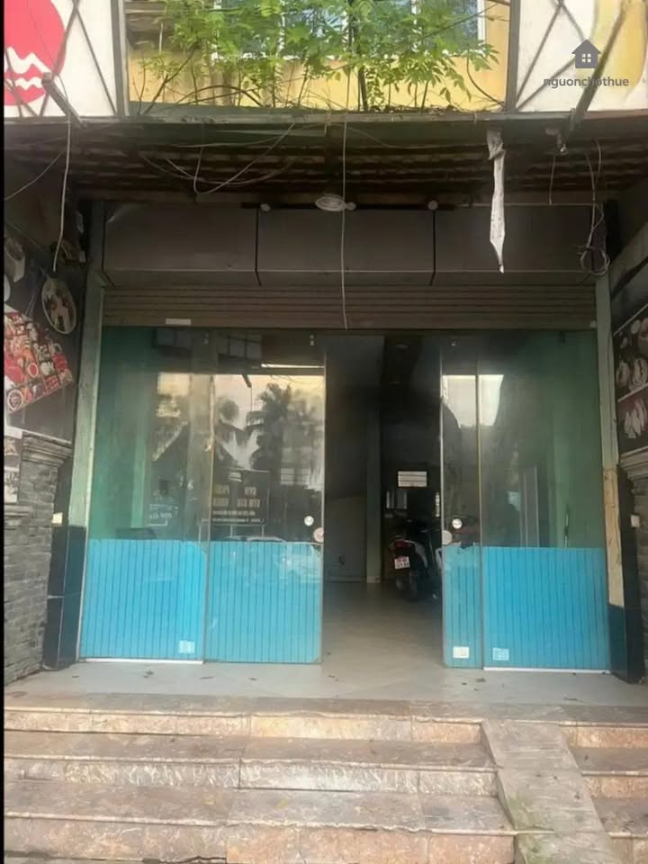 Mặt bằng kinh doanh cho thuê tại Nguyễn Hoàng Tôn, 40m² giá chỉ 10 triệu/tháng - Vị trí đắc địa!