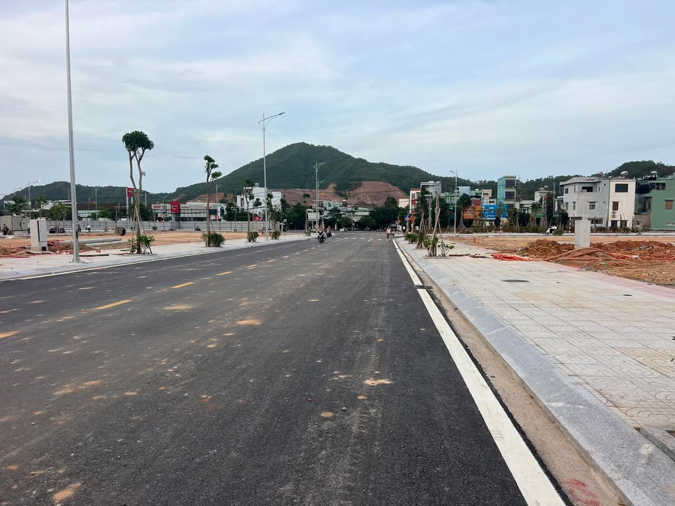 Đất nền đẹp tại Phường Bùi Thị Xuân, Quy Nhơn 148m² giá 1.9 tỷ - Sổ hồng chính chủ!
