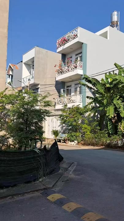 Đất nền 90m² tại Lã Xuân Oai, Quận 9 chỉ 6 tỷ - Vị trí đắc địa, tiện ích đầy đủ!