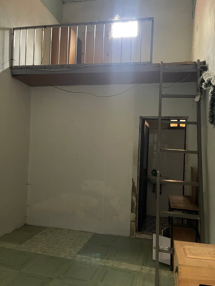 Nhà cấp 4 cho thuê tại Nguyễn Ngọc Vũ, 25m² - Không chung chủ, giá tốt!