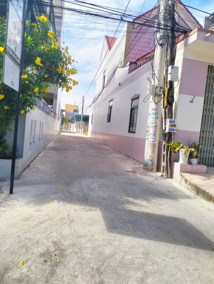Đất thổ cư Cam Phú, Cam Ranh 97m² giá 2.35 tỷ - Hẻm ô tô, thuận tiện giao thông!