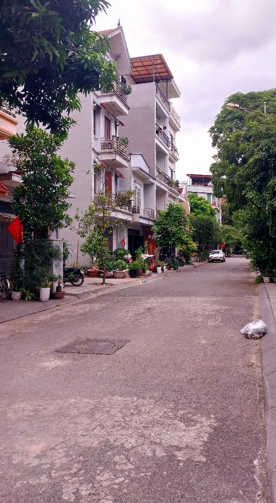 Đất phân lô Thượng Thanh, Long Biên 90m² - Kinh doanh thuận lợi!