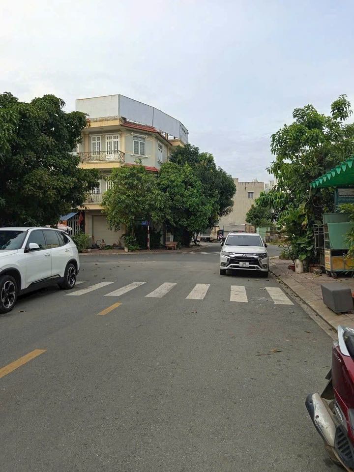 Nhà cấp 4 gác đúc tại KDC Phú Mỹ Hiệp, Dĩ An 125m² giá chỉ 3.7 tỷ - Sổ hồng chính chủ!