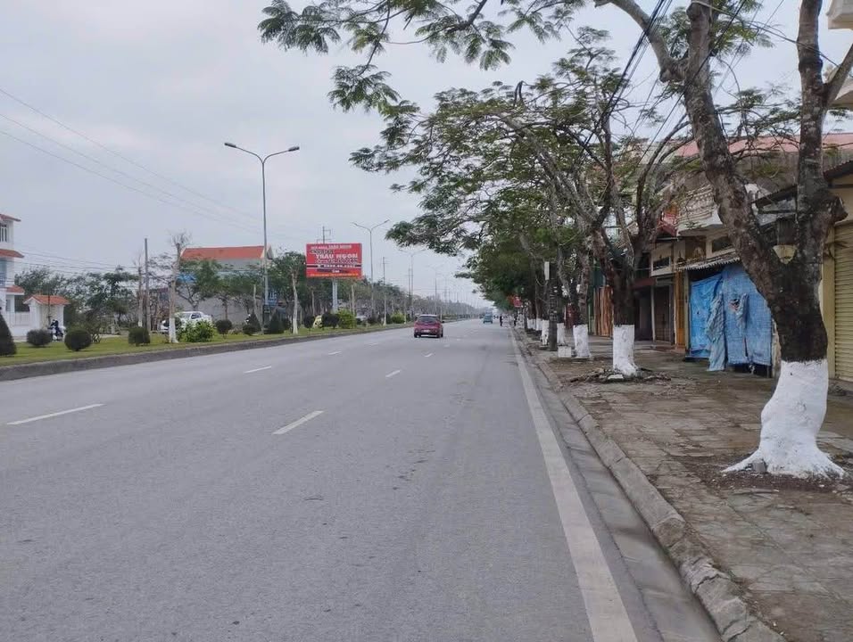 Đất mặt đường Phạm Văn Đồng 84m² giá 4.3 tỷ - Cơ hội đầu tư hấp dẫn!