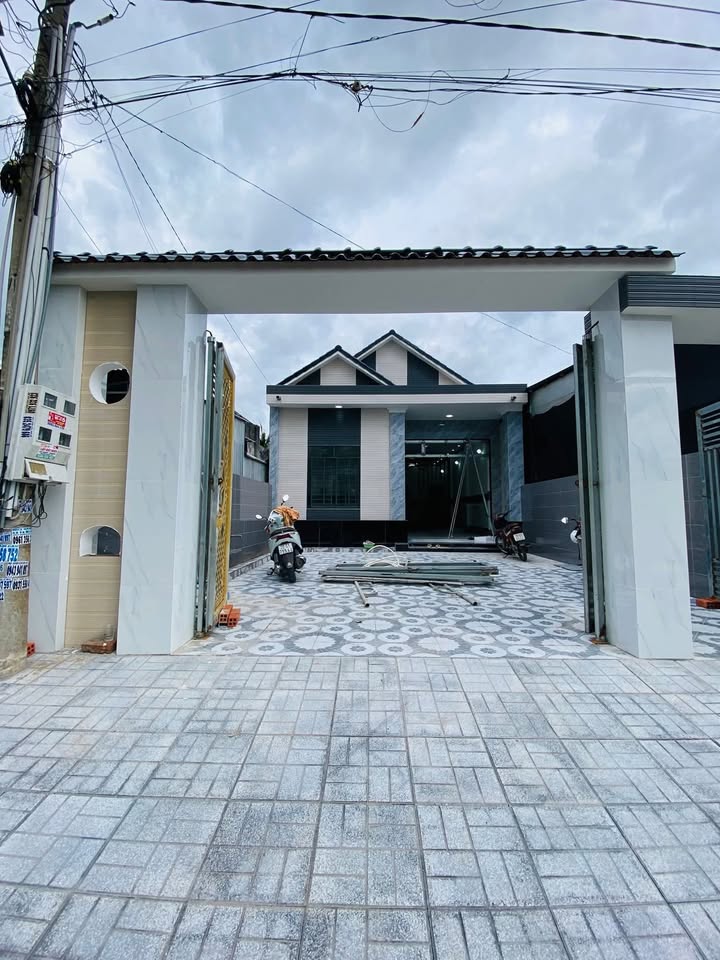 Nhà mái thái kiên cố tại hẻm Nguyễn Chí Thanh, Tây Ninh 100m² giá 2.15 tỷ - Đầu tư sinh lời!