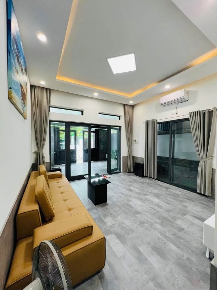 Nhà phố biển Mỹ Khê, Đà Nẵng 117m² giá 9.2 tỷ - Sát biển, đầy đủ tiện ích
