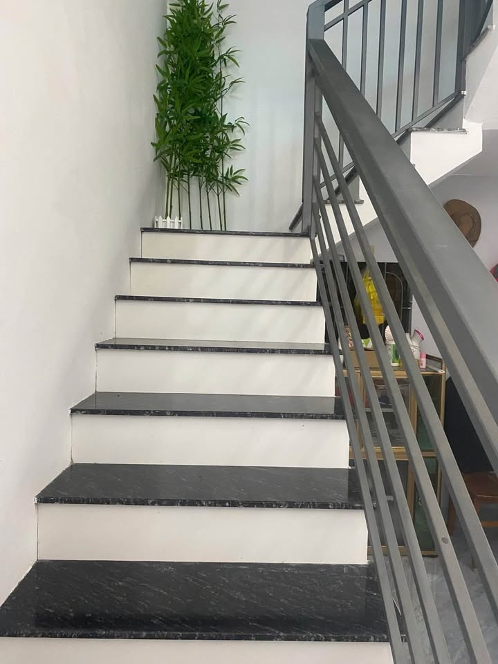 Nhà riêng 118.4m² tại phường Thành Sen, Hà Tĩnh - Giá chỉ 2.5 tỷ, ô tô vào tận nhà!