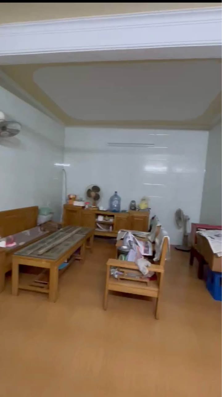 Nhà cho thuê 2 tầng Tiền Phong 4 phòng ngủ - Sân rộng rãi thoáng mát!