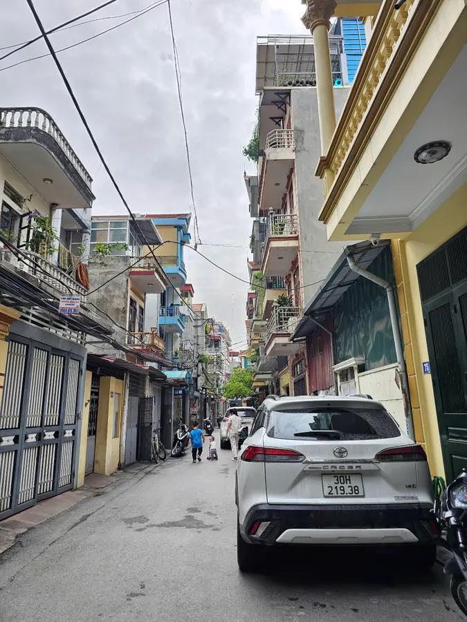 Đất nền Lý Sơn, Long Biên 73m² giá 9.9 tỷ - Vị trí kinh doanh đắc địa!