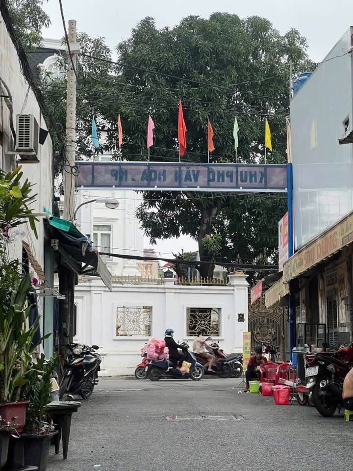 Nhà riêng 5/1 Lô Tư, Bình Tân 24m² giá 3.55 tỷ - Vị trí đẹp, dân trí cao!