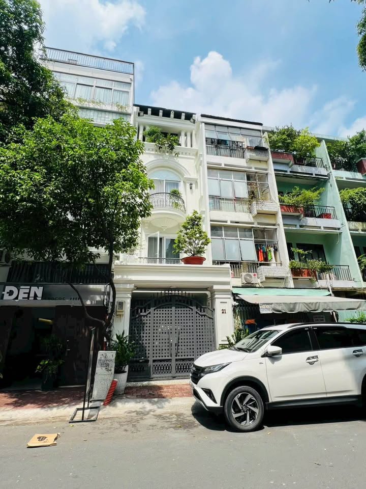 Nhà Mặt Tiền Lý Văn Phức, Quận 1 - Diện Tích 86m² - Giá 35 tỷ - Đầu Tư Sinh Lời!