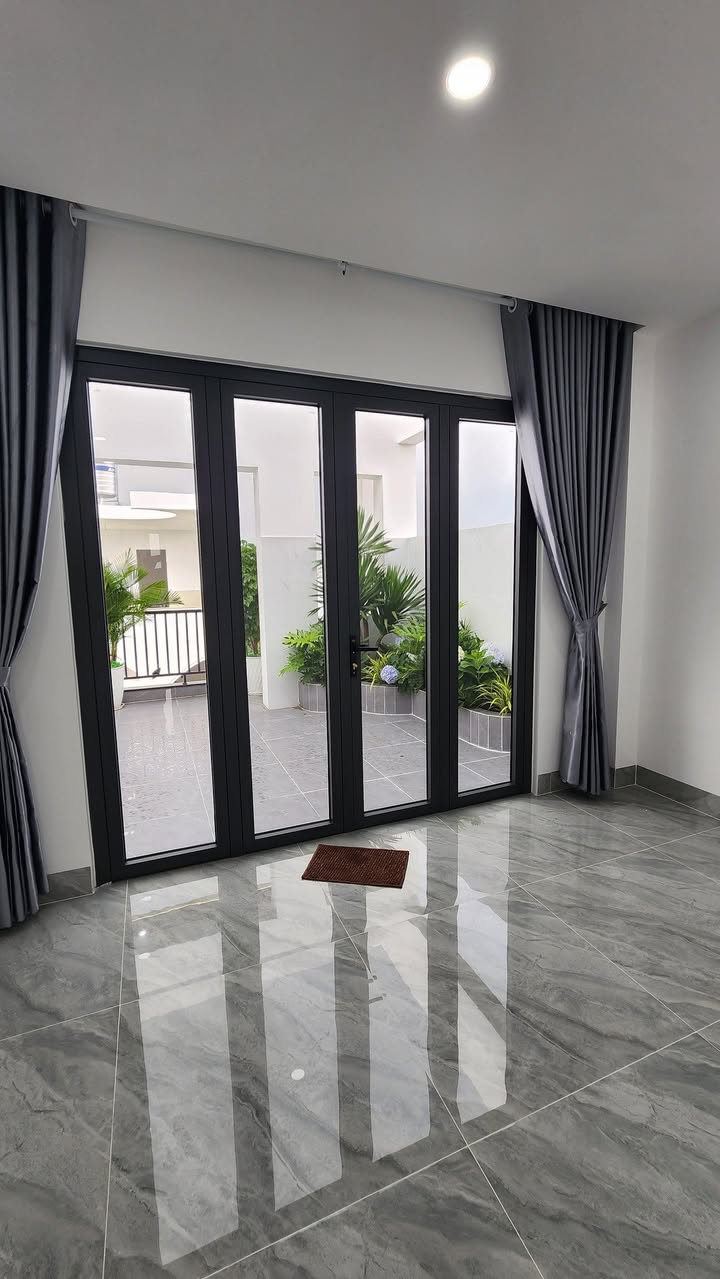 Nhà phố cao cấp quận 12 - 64m² giá 6.98 tỷ - Full nội thất sang trọng!