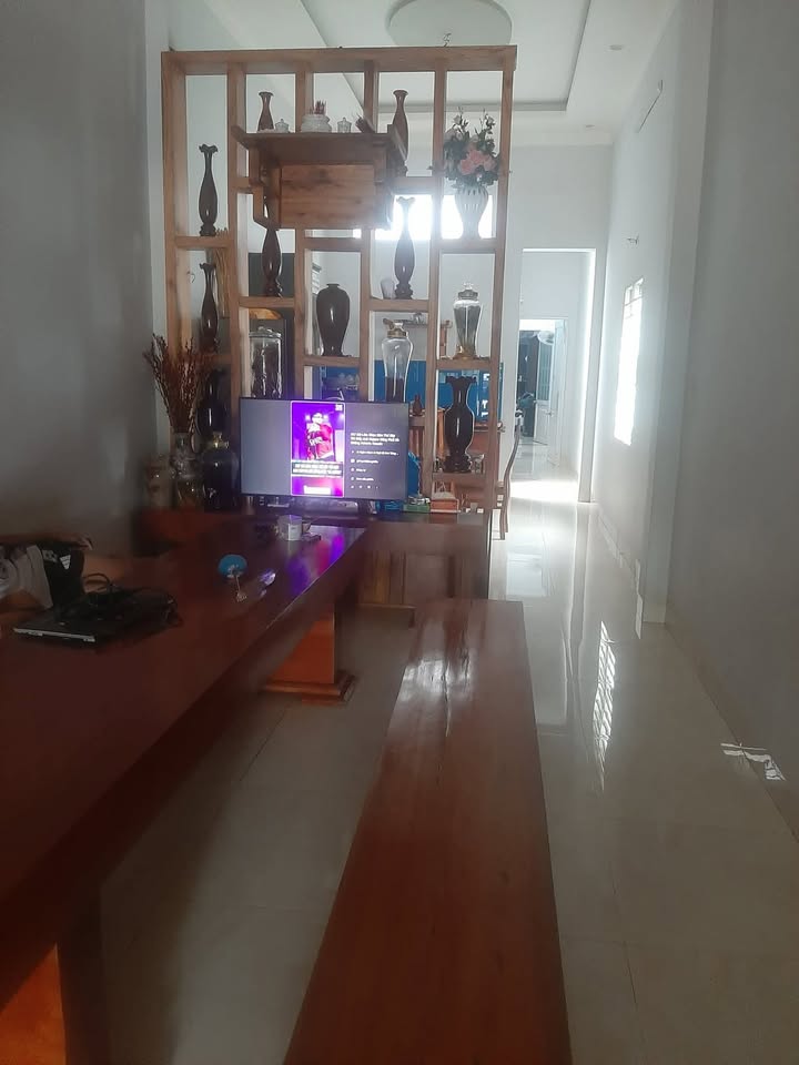 Nhà bán chính chủ Buôn Hồ 245m² giá 1.4 tỷ - Vị trí đẹp, kinh doanh thuận lợi!