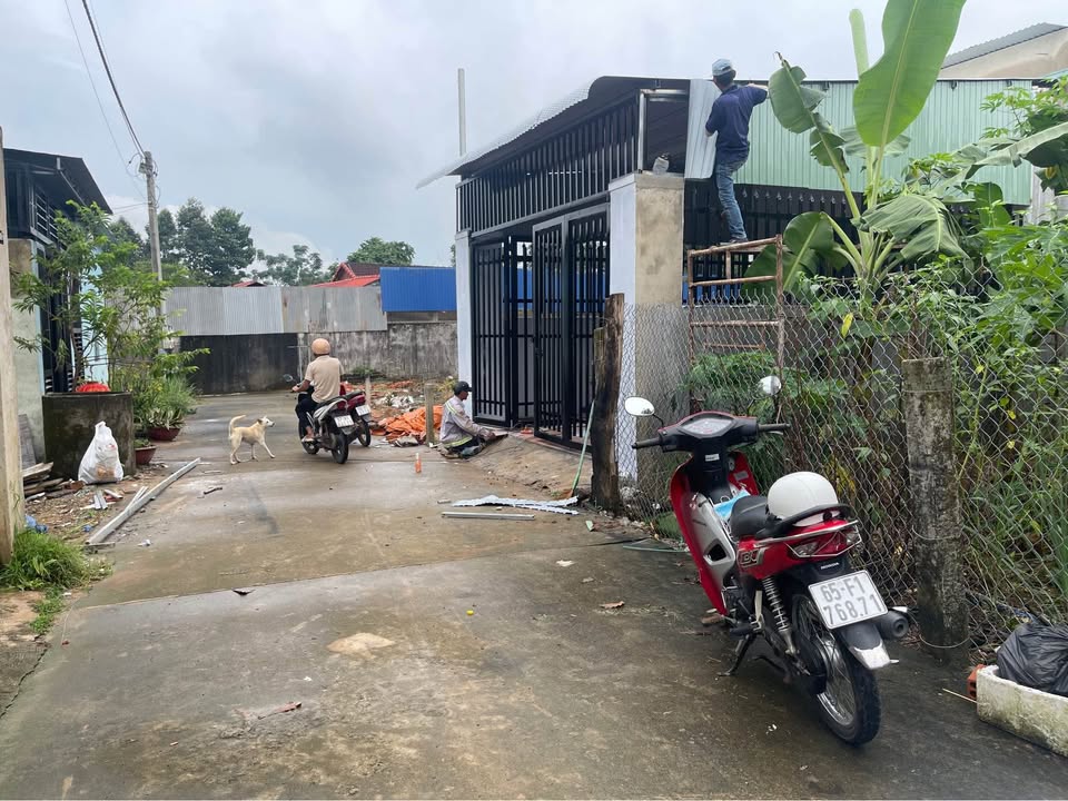 Nhà bán tại Tây Hòa, Trảng Bom, 100m² - Sổ đỏ chính chủ, giá 1.3 tỷ!