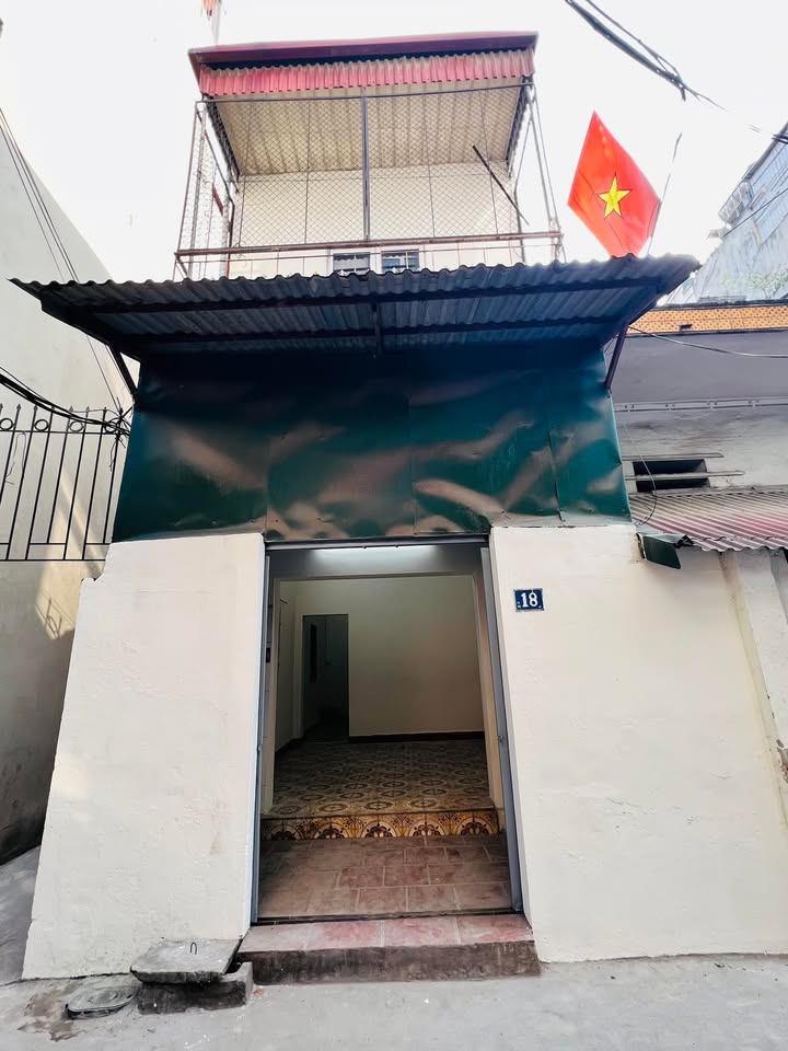 Nhà cho thuê tại ngõ 1395 Giải Phóng, 2 tầng, giá 7 triệu - Phù hợp kinh doanh nhỏ!