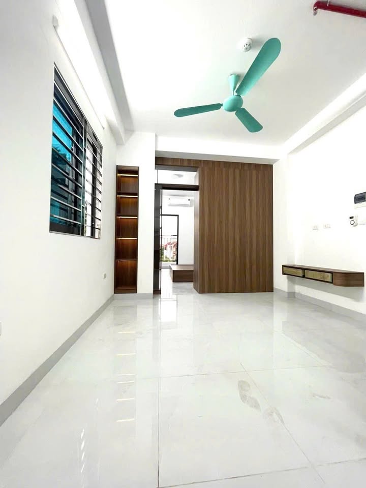 Phòng cho thuê tại Ngõ 3 Cầu Bươu, 4.8 triệu - Không gian thoáng đãng, đầy đủ tiện nghi!