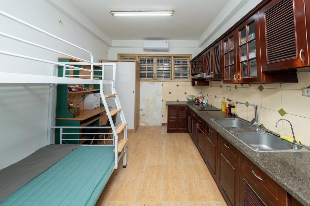 Phòng cho thuê tầng 1 và 5 tại Cầu Giấy giá 3.5 triệu - Full đồ, không giới hạn người ở!