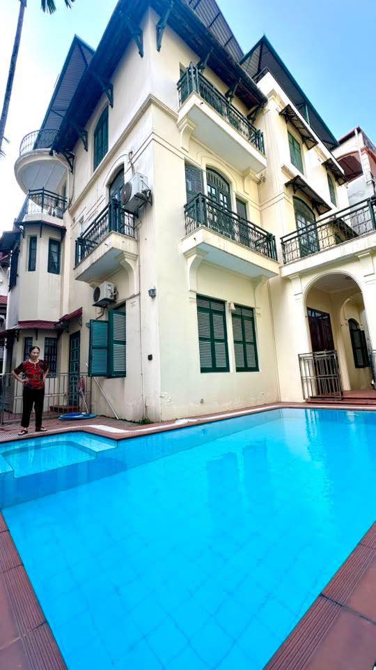 Biệt thự Tây Hồ 283m² giá 121.669 tỷ - Hồ bơi riêng, sang trọng đẳng cấp!