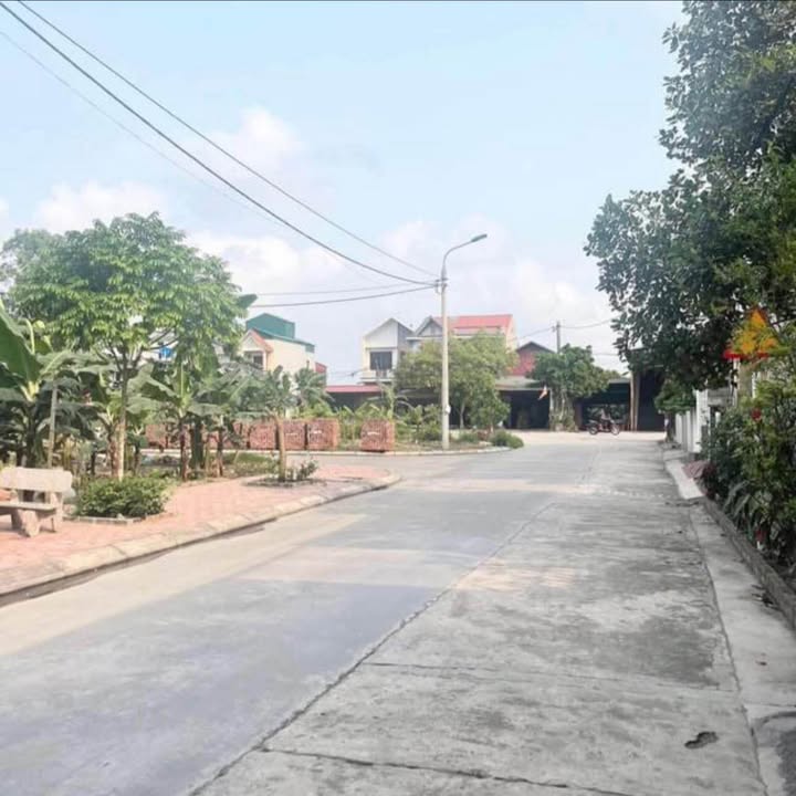 Đất đấu giá Gia Tân 100m² giá 2 tỷ - Mặt tiền 5m, đường xe công tránh nhau!