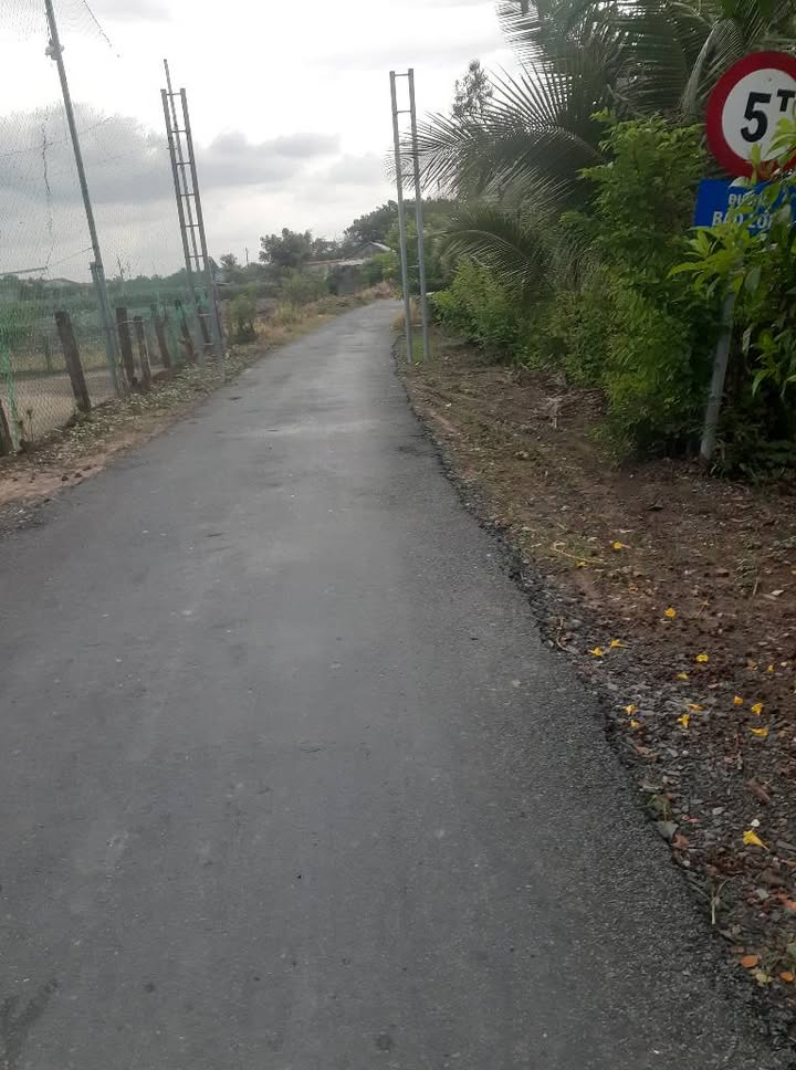 Đất nền mặt tiền Kinh tại Thanh Bình, Chợ Gạo, 500m² chỉ 650 triệu - Cơ hội đầu tư tuyệt vời!