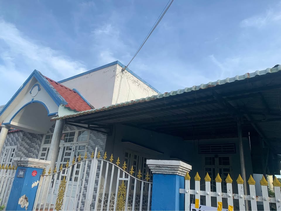 Nhà mặt tiền nhựa Gò Công 152m² giá thỏa thuận - Nhà còn mới đẹp 90%