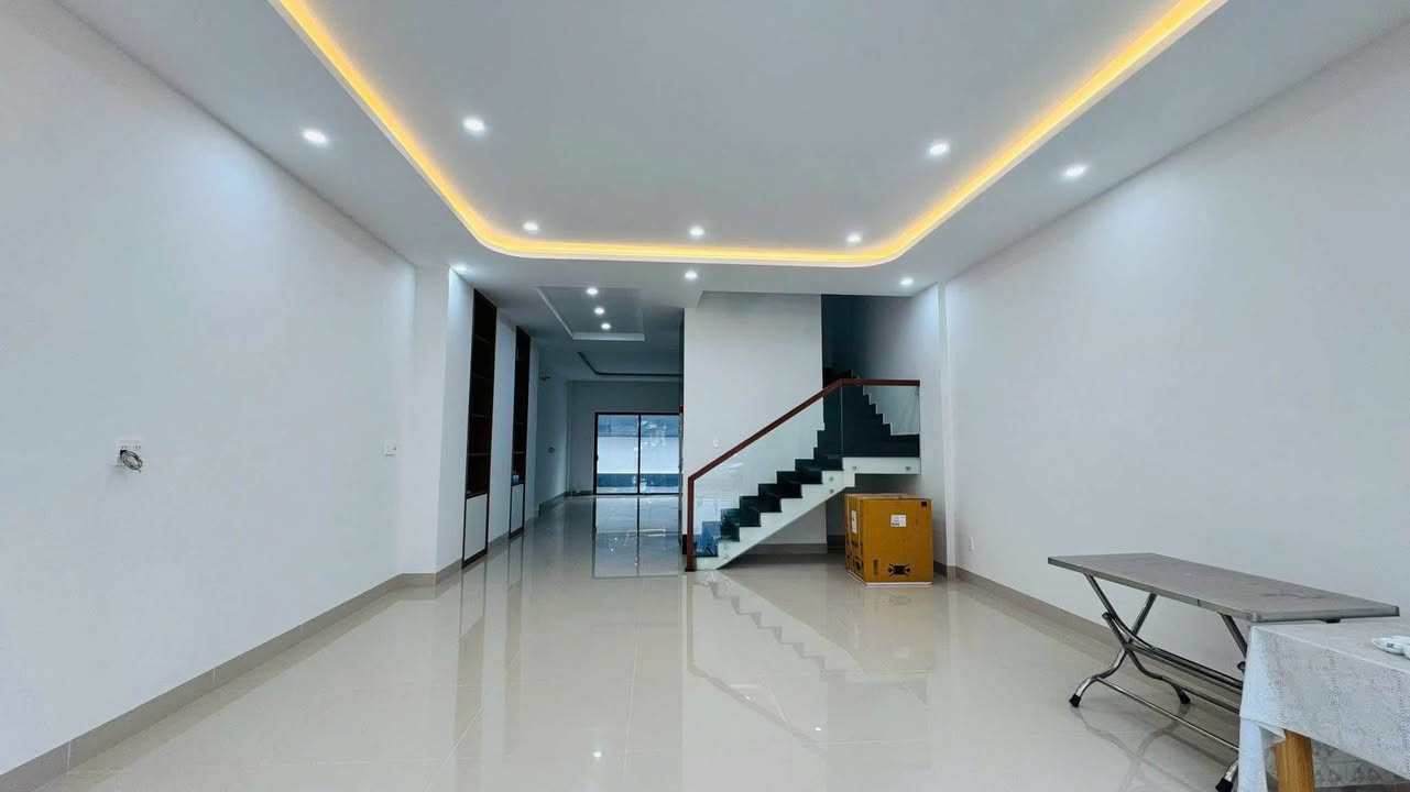 Nhà mặt tiền kinh doanh Eco City Buôn Ma Thuột 132m² giá 30 triệu - Full nội thất sang trọng!