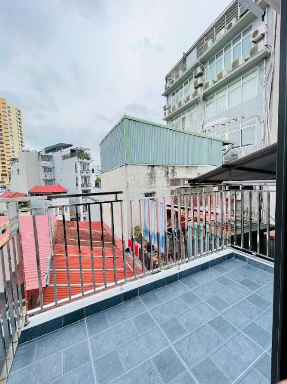 Cho thuê phòng studio tại Thanh Xuân - Full đồ, máy giặt riêng, ban công thoáng mát!