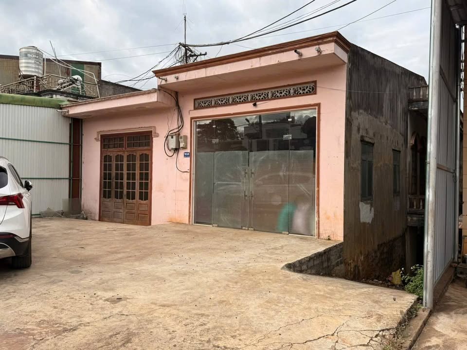 Bán nhà mặt tiền Quốc lộ 14, Ea H'Leo 170m² chỉ 6.8 tỷ - Khu vực kinh doanh sầm uất!