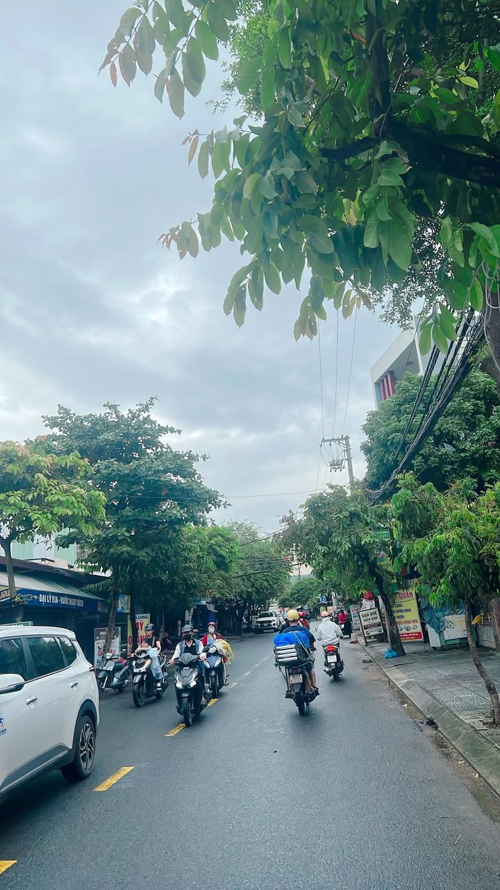 Bán gấp FrontHouse mặt tiền đường Tô Hiệu, Hòa Minh, Đà Nẵng 174m² - Kinh doanh thuận lợi