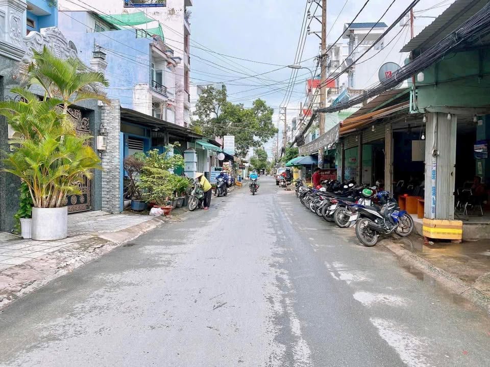 Bán đất tặng nhà hẻm xe tải 8m sát mặt tiền Phan Huy Ích 186m² - Cơ hội đầu tư tuyệt vời!