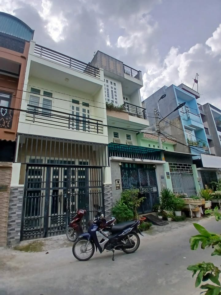 Nhà nguyên căn cho thuê tại đường Ngô Chí Quốc, Thủ Đức - 7.5 triệu/tháng, nhận nhà ngay!