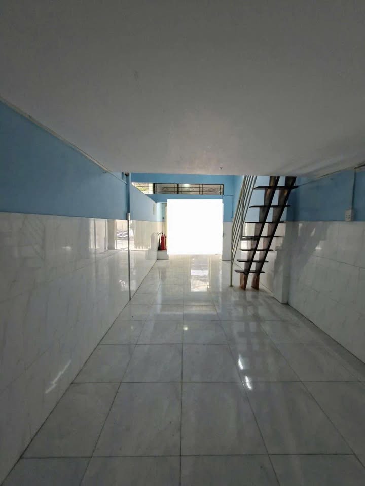 Nhà mặt tiền Hiệp Thành Q12 48m² giá 5 triệu - Thích hợp cho kinh doanh nhỏ!