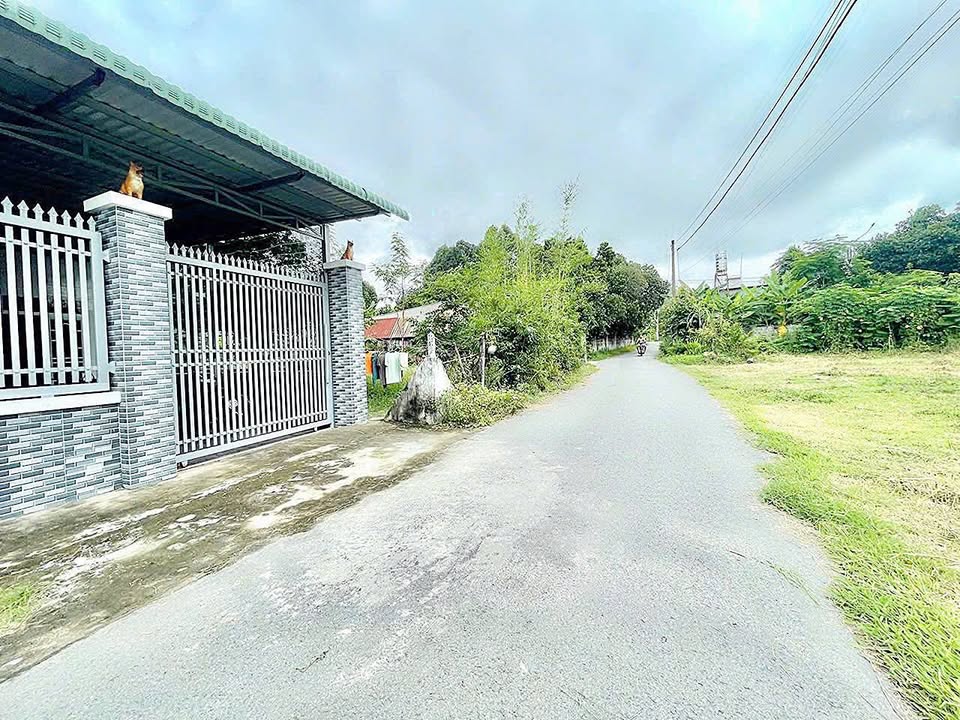 Đất nền Nhuận Đức Củ Chi 220m² giá 2.2 tỷ - Vị trí đẹp, xây dựng ngay!