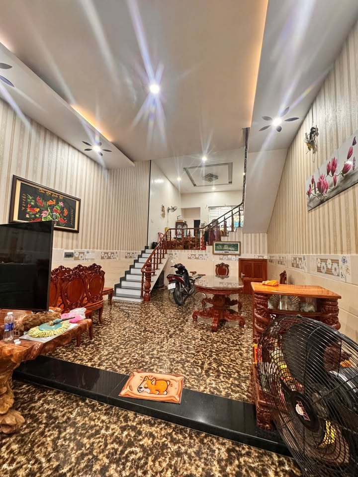 Nhà phố Chánh Nghĩa Thủ Dầu Một 142m² giá 9 tỷ - Đầu tư sinh lời tuyệt vời!