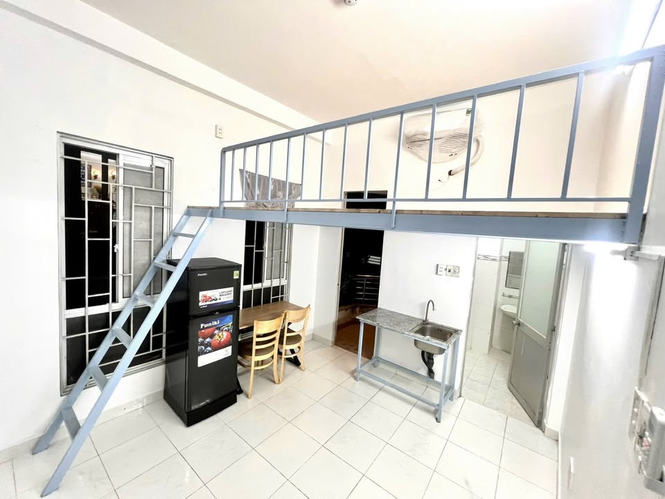 Phòng cho thuê Lạc Long Quân Tân Bình - Full nội thất, chỉ việc vào ở!