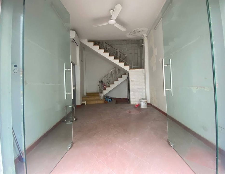 Cho thuê nhà mặt phố Ngọc Lâm, Long Biên 22m² giá 12 triệu - Kinh doanh mọi loại hình!