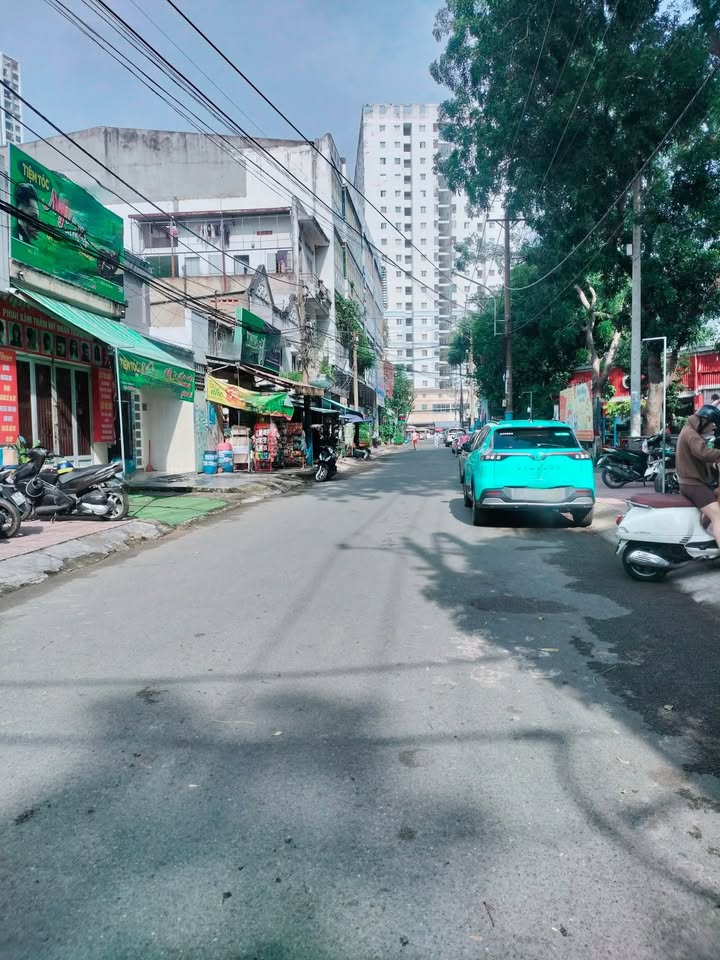 Nhà mặt tiền chợ Việt Lập, Dĩ An 120m² giá 8.5 tỷ - Cơ hội kinh doanh tuyệt vời!