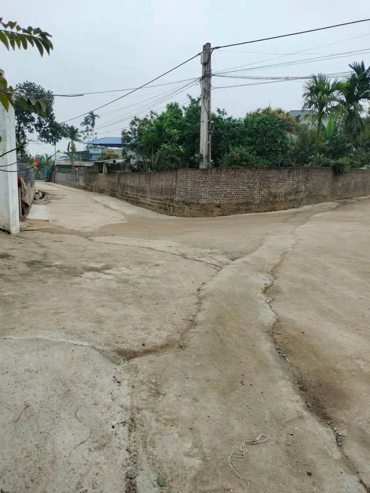 Đất nền Yên Bình Thạch Thất 400m² giá chỉ 1X tỷ - Sổ hồng trao tay!