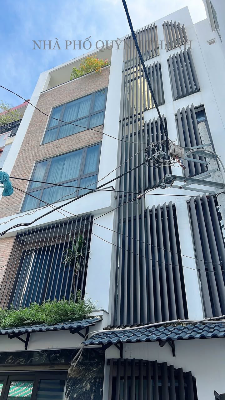 Townhouse 5 tầng Phú Nhuận 85m² giá 18 tỷ - Có thang máy và hồ cá koi