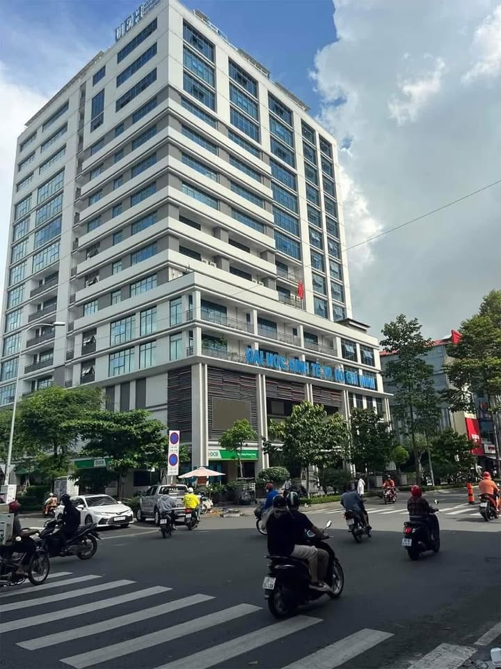 Đất nền quận 10 - 45m² giá 7.1 tỷ - Vị trí đắc địa gần Đại học UEH!