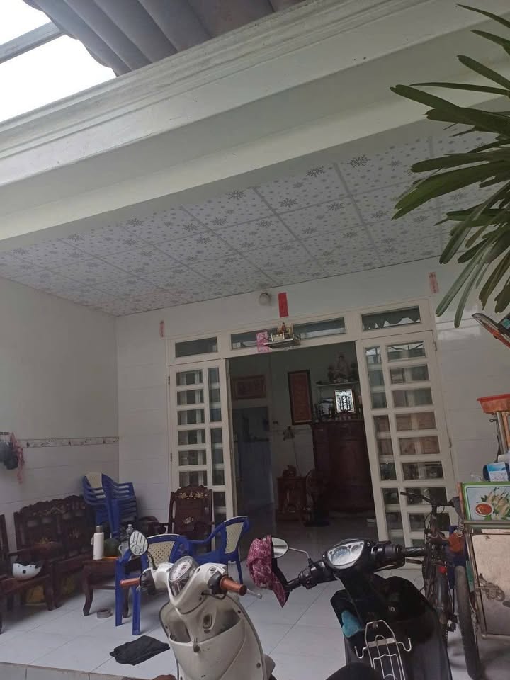 Nhà riêng Bình Chuẩn 100m² giá 2.55 tỷ - Sân xe hơi rộng rãi!