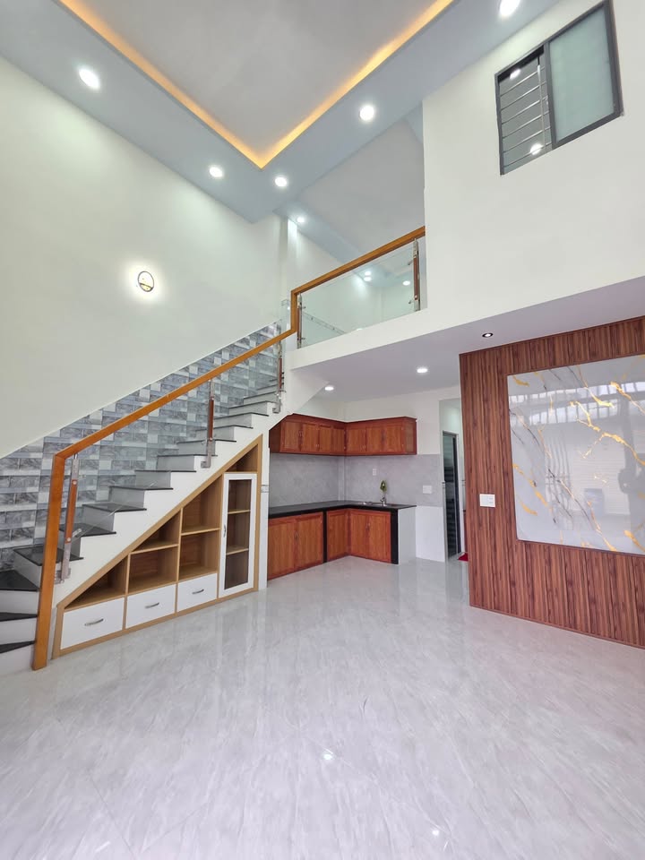Nhà phố Dĩ An 55m² giá 1.75 tỷ - Thiết kế gác lửng hiện đại