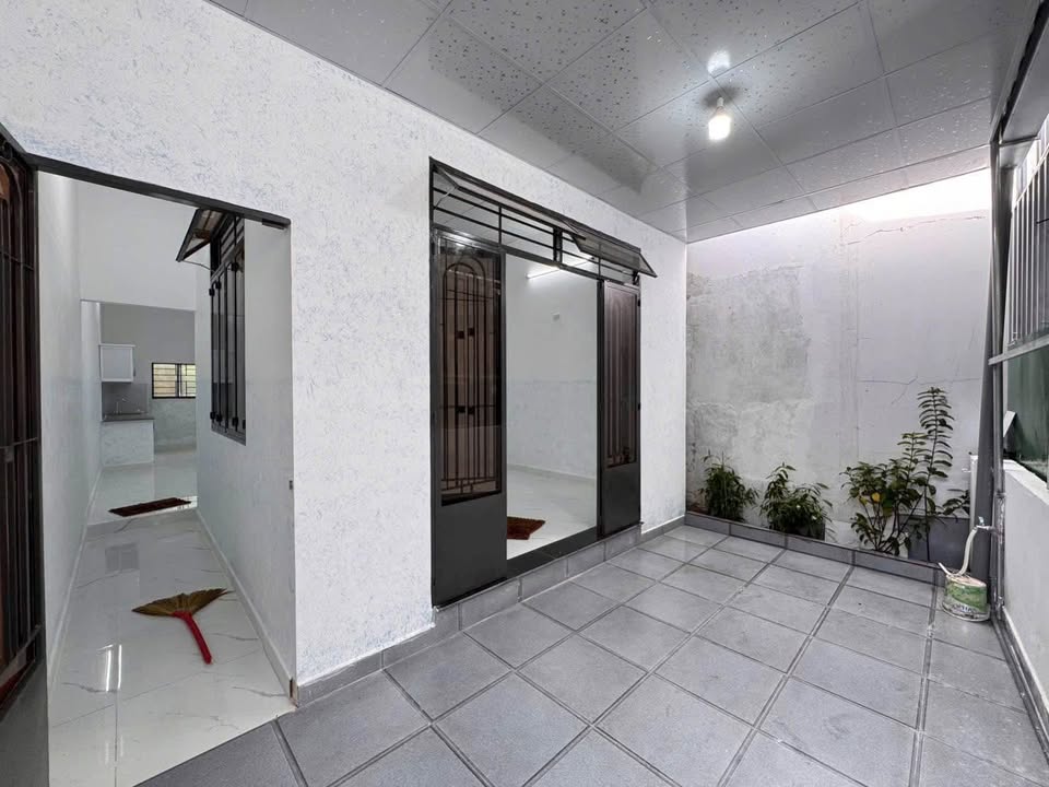 Nhà cấp 4 hẻm Dương Vân Nga, Vĩnh Hải, Nha Trang 63.9m² giá 2.15 tỷ - Sổ hồng hoàn công!