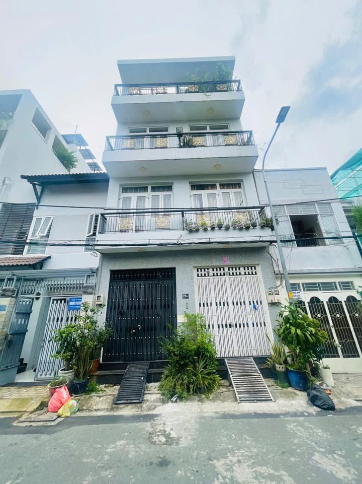 Nhà bán quận 7, 90m² giá 19 tỷ - Đối diện công viên, dân trí cao!