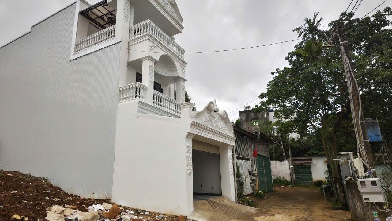 Nhà hẻm 88 Quang Trung, Di Linh 90m² giá 3.3 tỷ - Pháp lý rõ ràng, chỉ việc dọn vào ở!