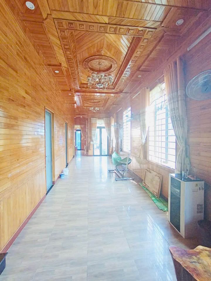 Nhà gác lửng 2 mặt tiền đường nhựa Tiến Thành, 189m² giá 2.3 tỷ - Nội thất cao cấp, ô tô vào tận nhà!