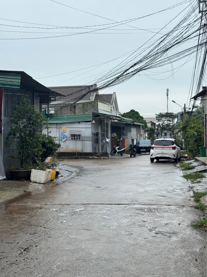 Nhà cấp 4 đường Nguyễn Khuyến, Buôn Ma Thuột 108m² giá 4.8 tỷ - Thiết kế hiện đại với điện năng lượng