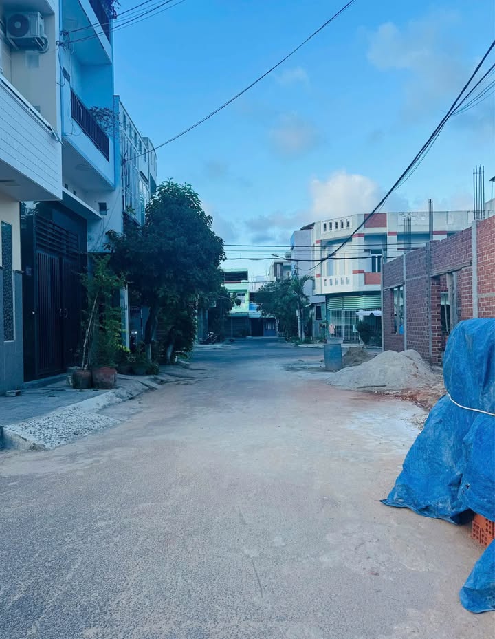 Đất nền Nhơn Bình 61m² giá chỉ 2 tỷ - Mặt tiền Võ Thị Sáu, cơ hội đầu tư tuyệt vời!